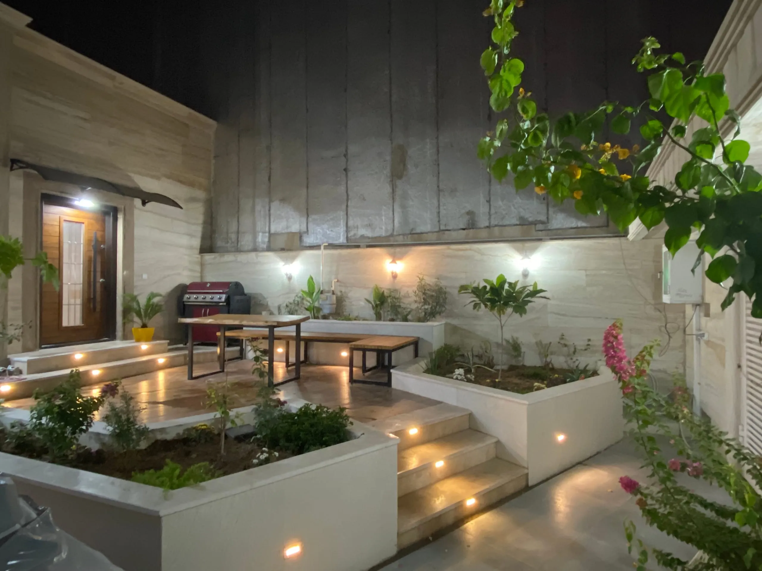 Golkhuneh Villa — Photo 16